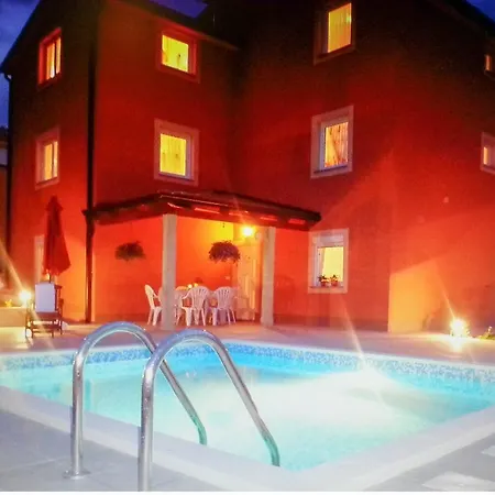 Apartment 21 *