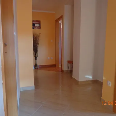 Apartment 21 *