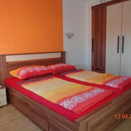 21 Apartment *
